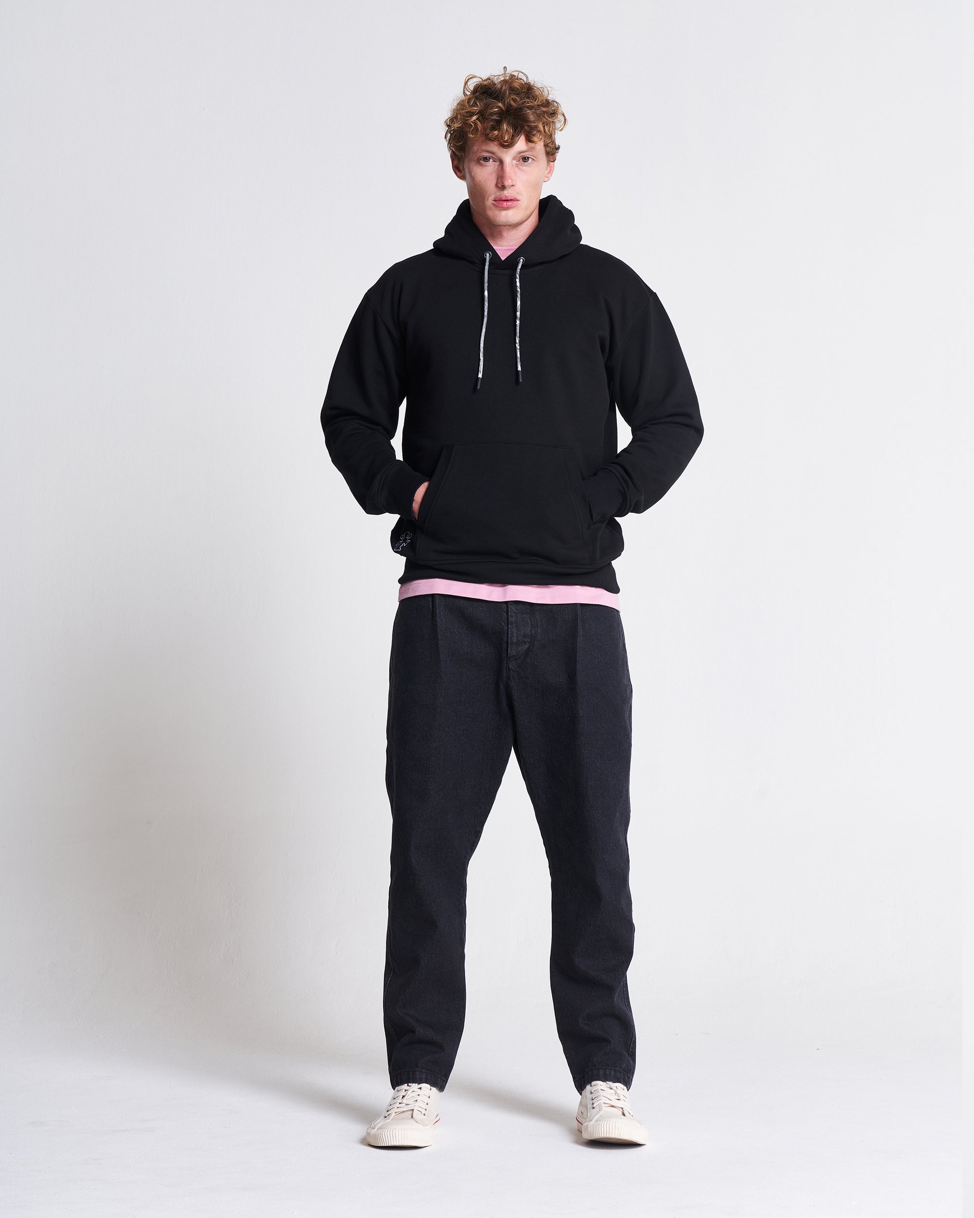 Field Hoodie in Cotton Black Beauty