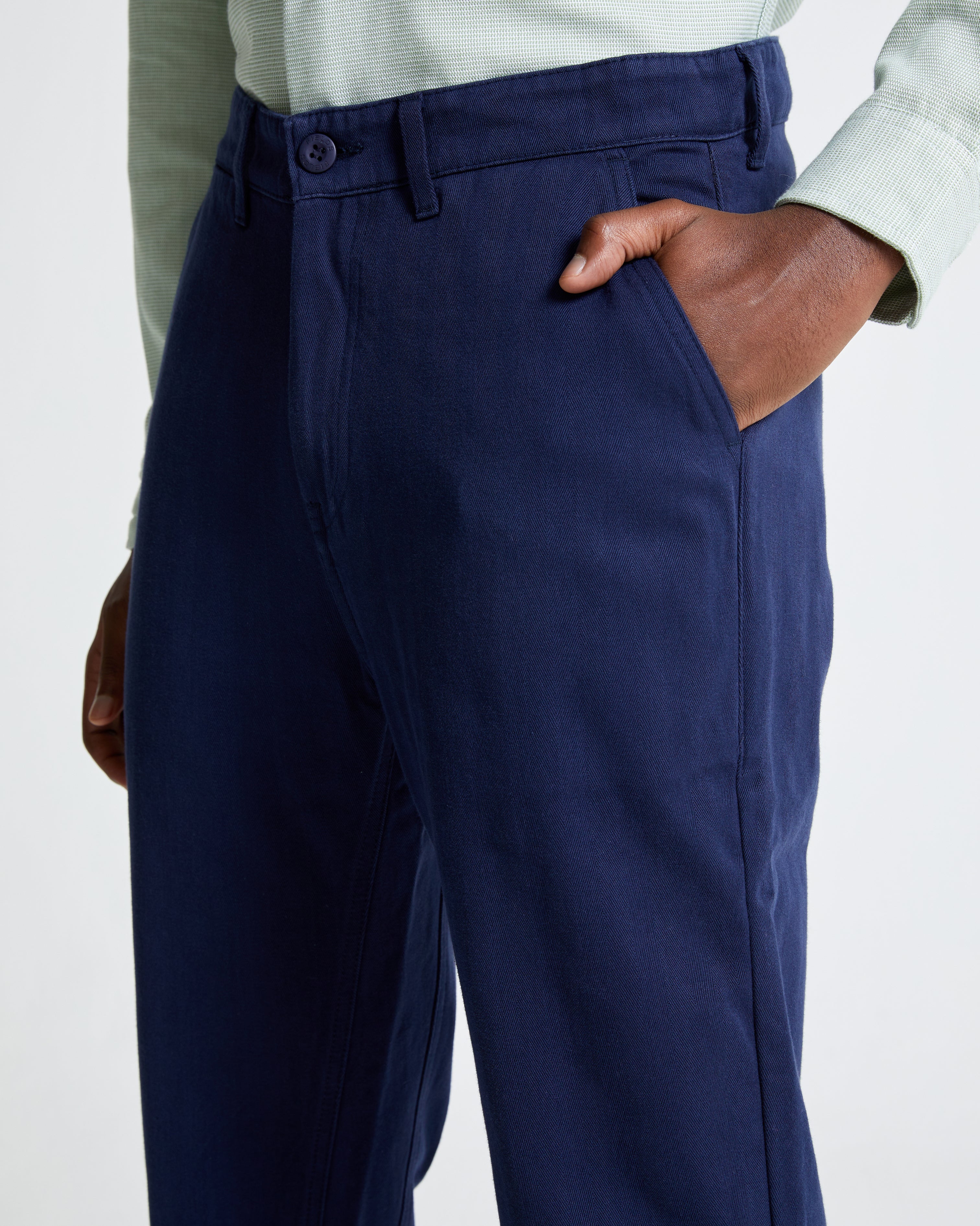 The Cotton Herringbone Straight Leg Trouser in Black Iris (Navy)