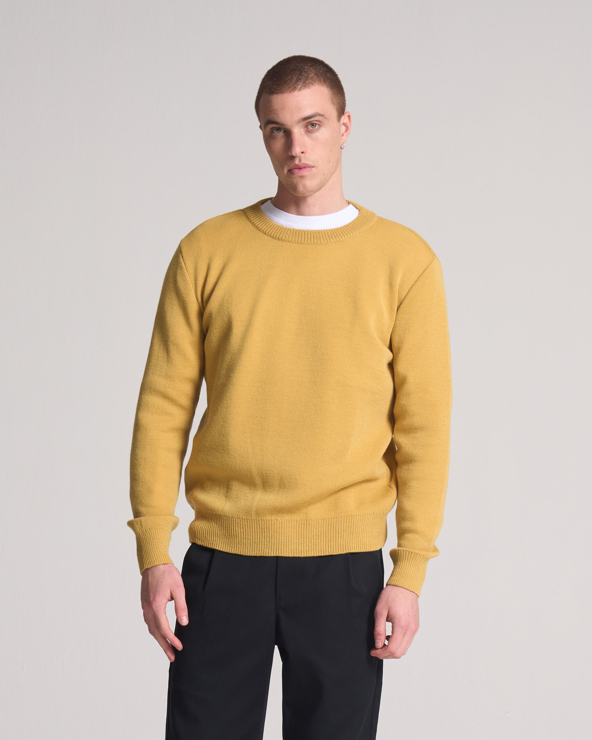 Round neck sweater in wool and mohair in honey colour