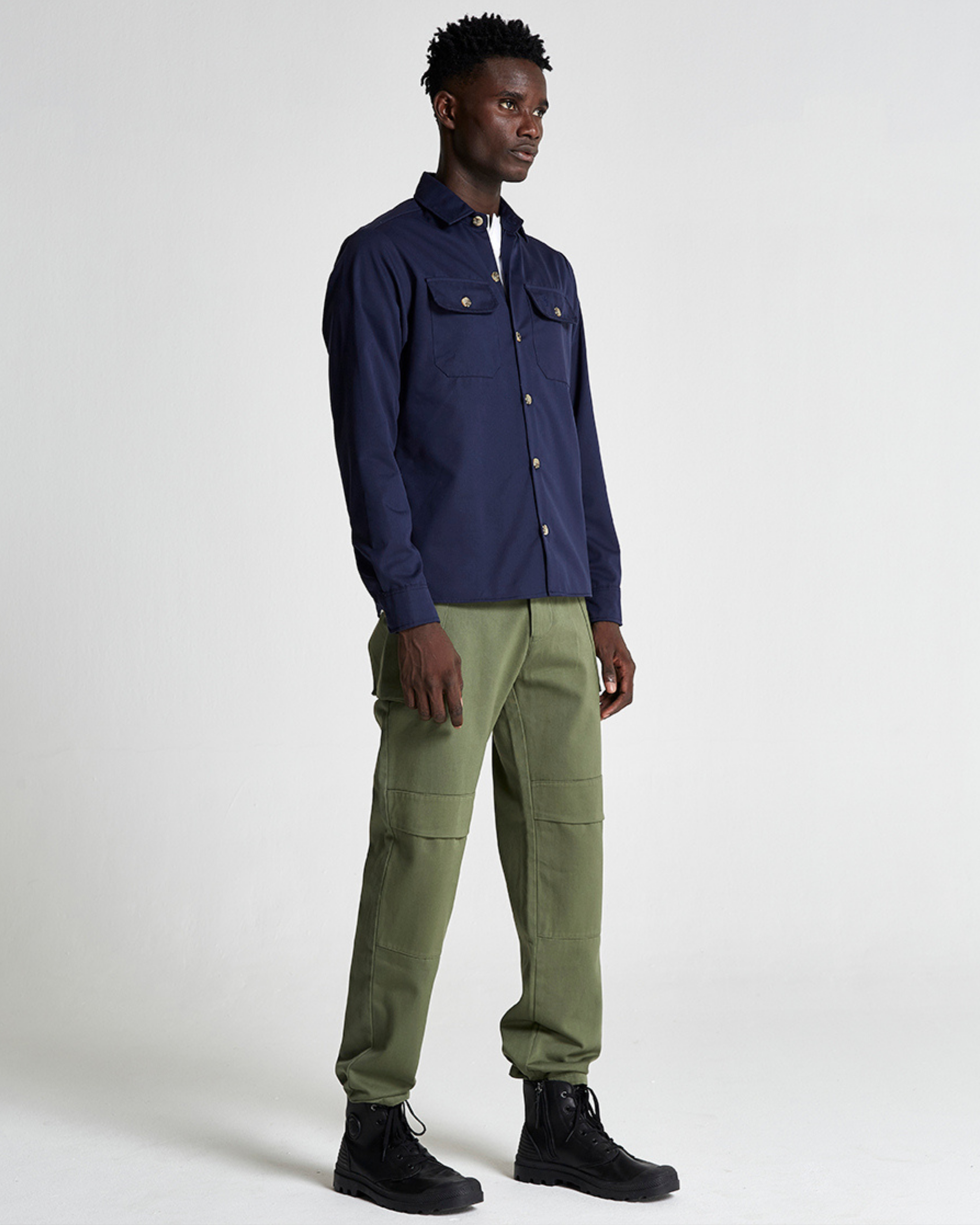The FIELD Shirt in Black Iris (Navy)