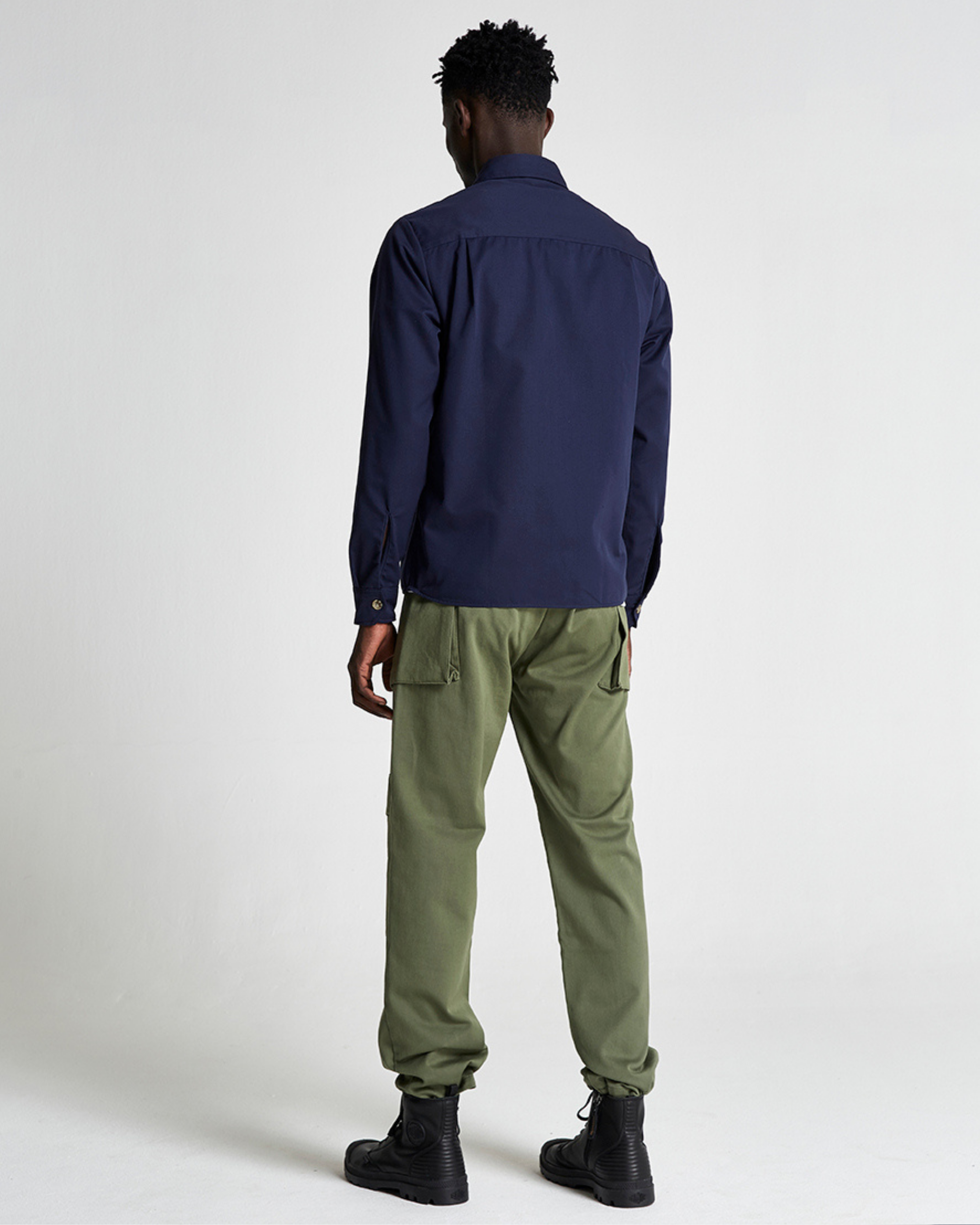 The FIELD Shirt in Black Iris (Navy)