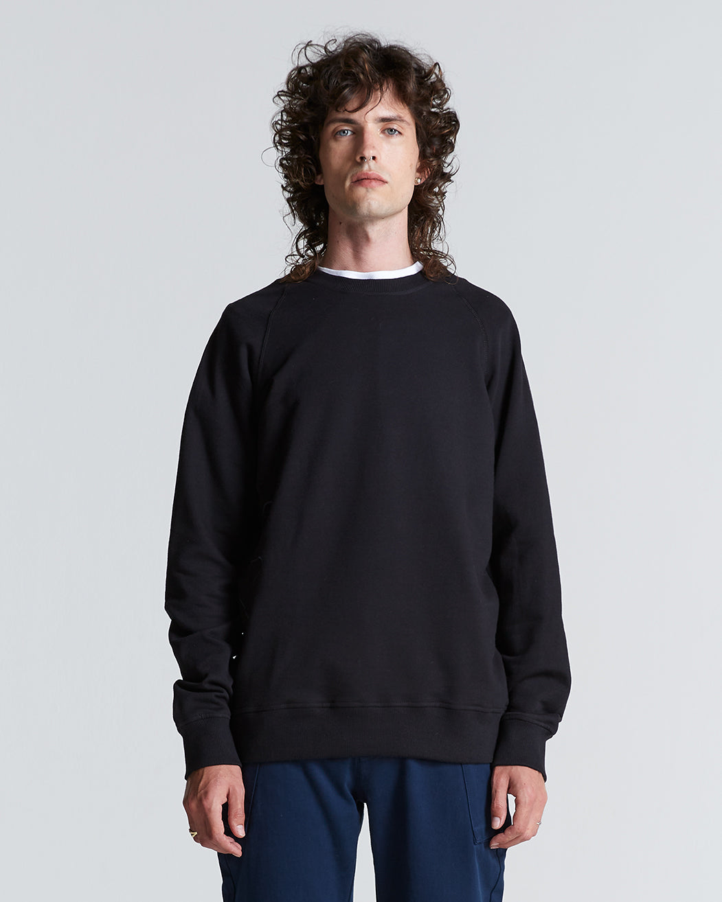 Simple crewneck sweatshirt top