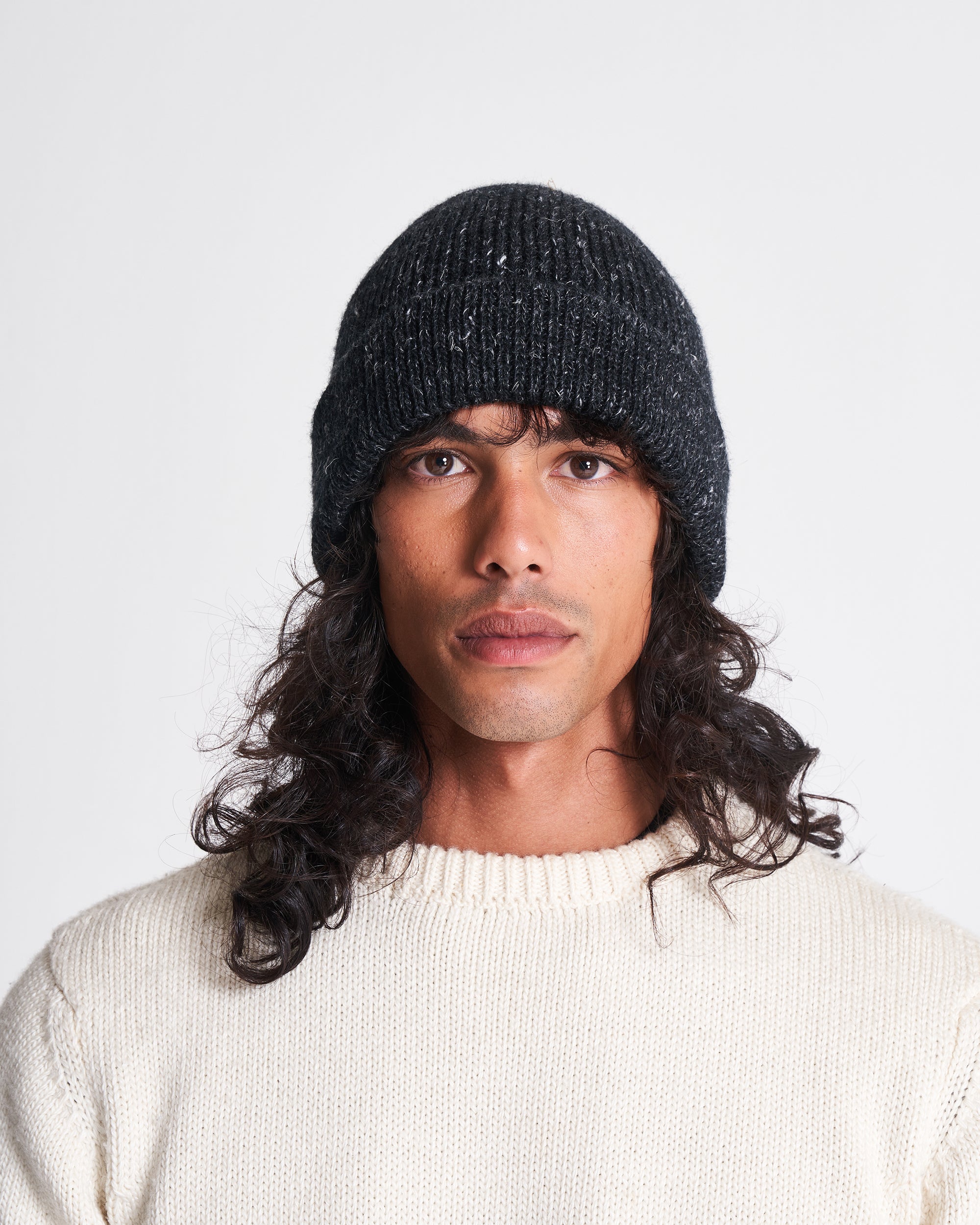 Field Beanie in Wool & Linen in Black Beauty